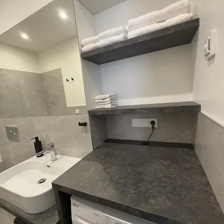 Flat 43